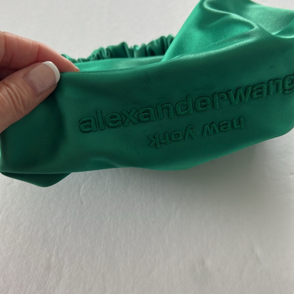 ALEXANDER WANG

Scrunchie Mini Bag - Picture 4 of 5